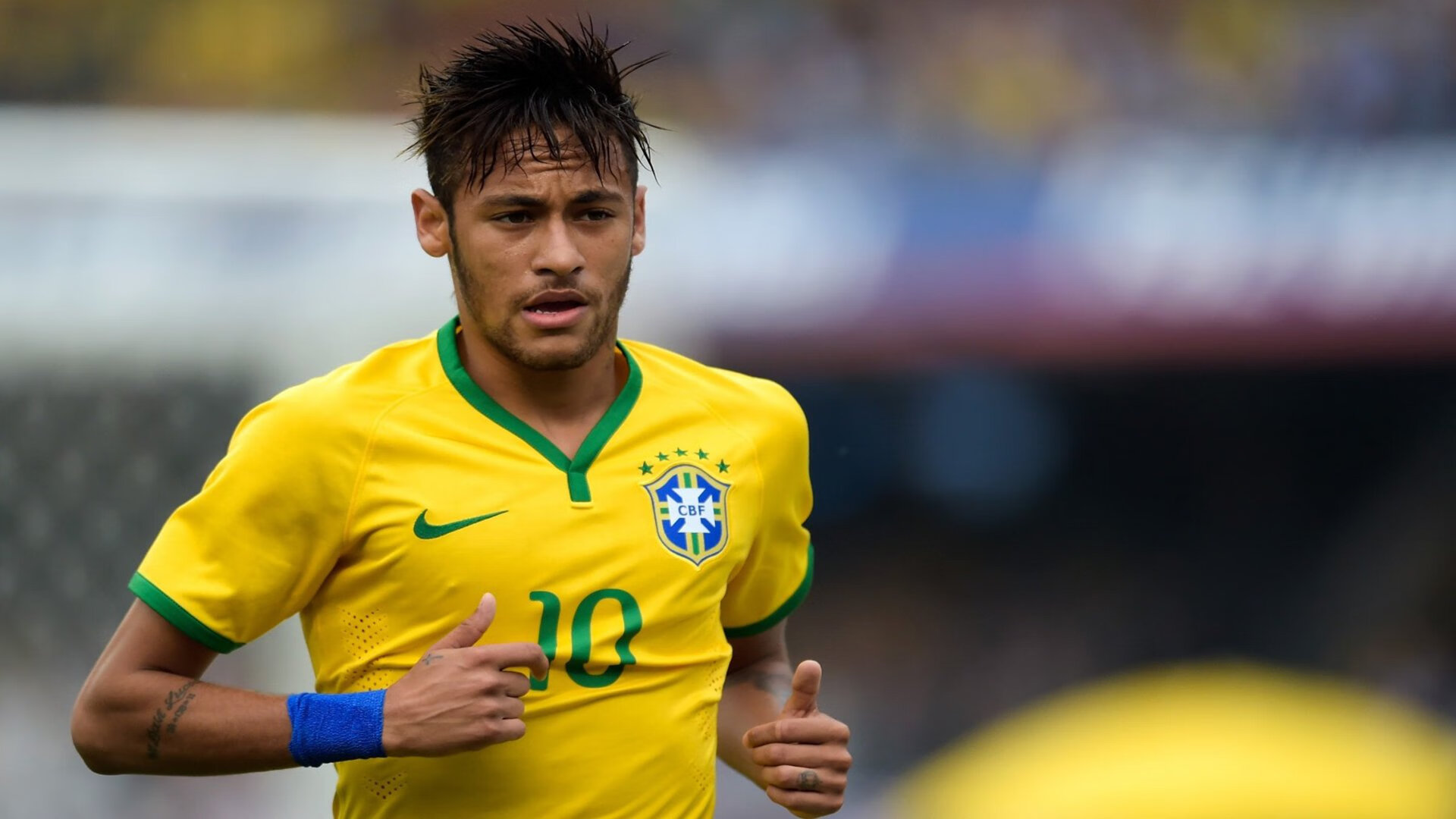 “彭尤蝶泳&自由泳双突破，成中国游泳新星”